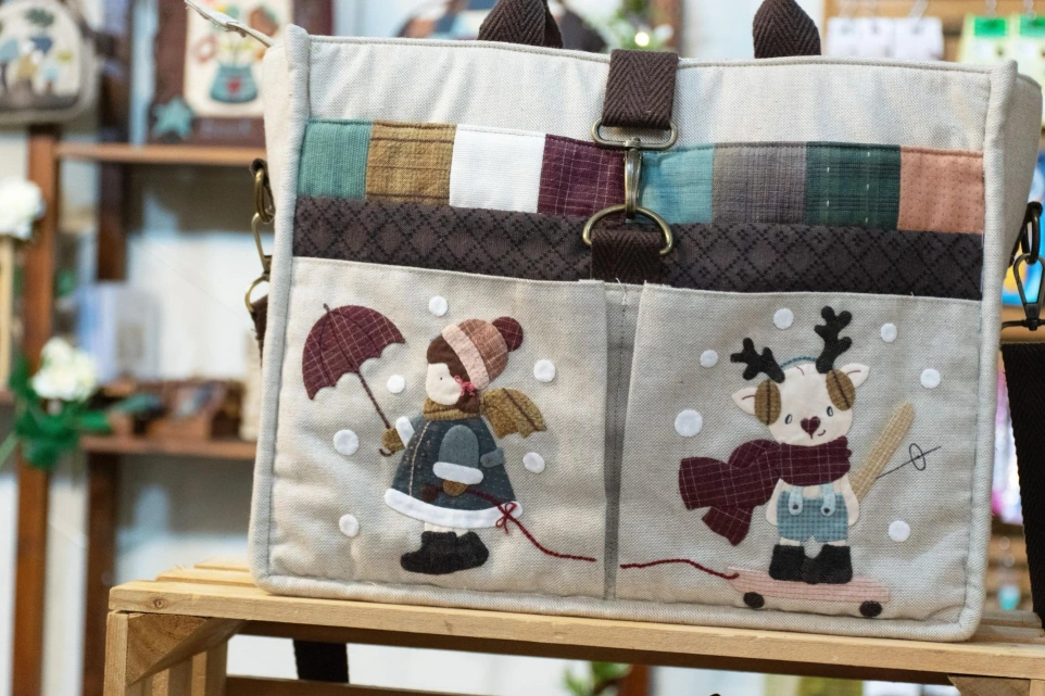 Actividad de manualidades y scrap en Crearte Granada DIY